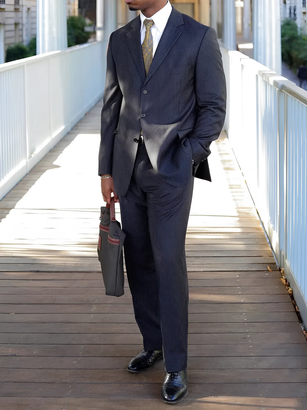 Men's classic striped suit set with high waist trousers and regular-fit blazer in polyester