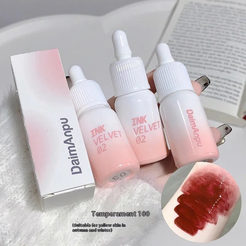 Mirror Lip Lacquer moisturising lip gloss in 3.5g tube with four colour options