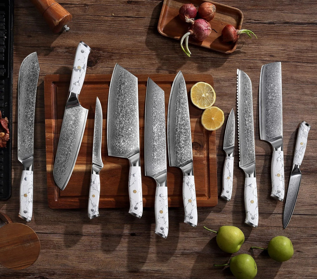 Damascus chef's knife with 21cm VG10 steel blade and modern handle design