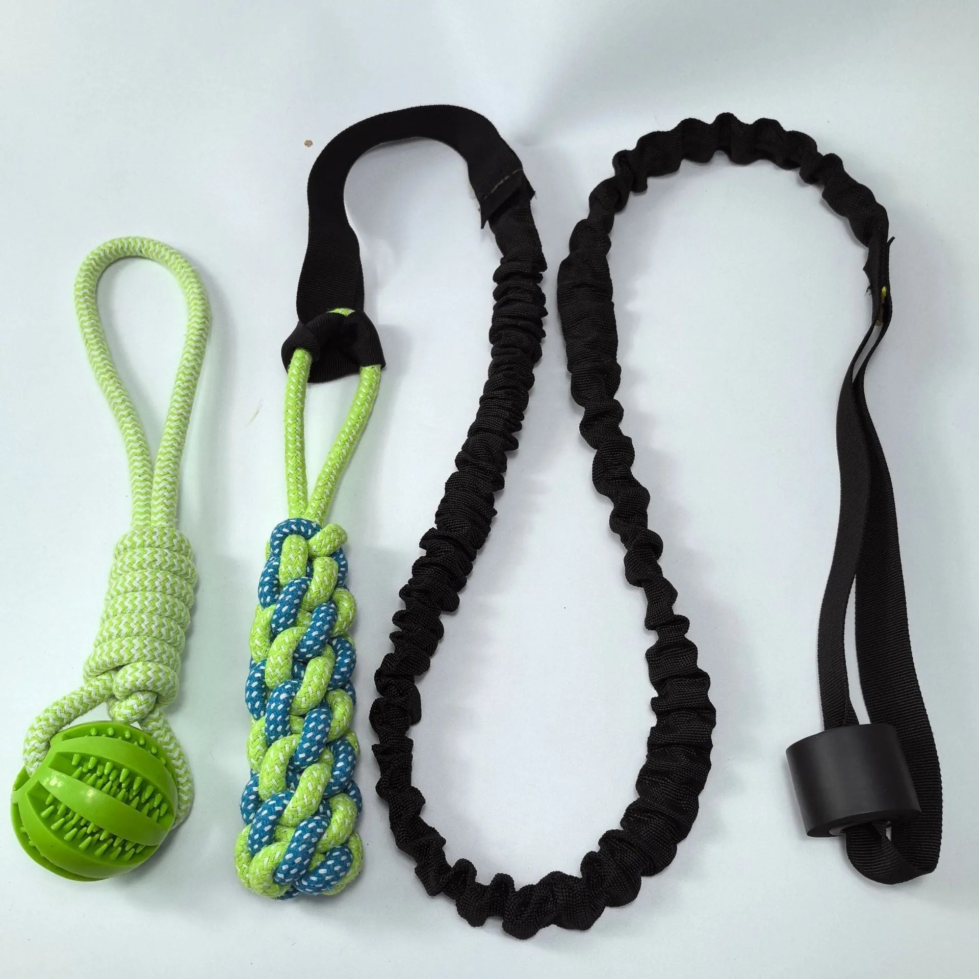 Green cotton rope tug toy for dogs with corncob design for bite-resistant tug of war games