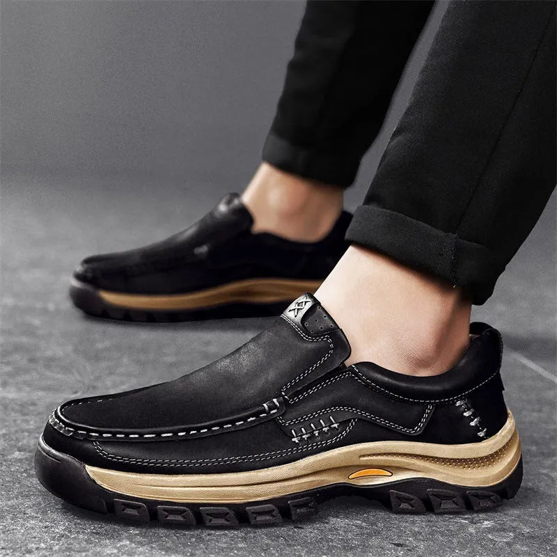 Men's black outdoor leather shoes with thick rubber soles and round toe for mountaineering