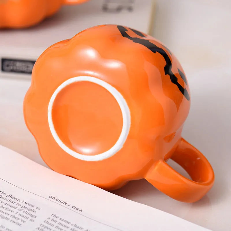 Creative Halloween Christmas office ceramic mug, bone china, 400ml, cartoon design, black expression or golden expression