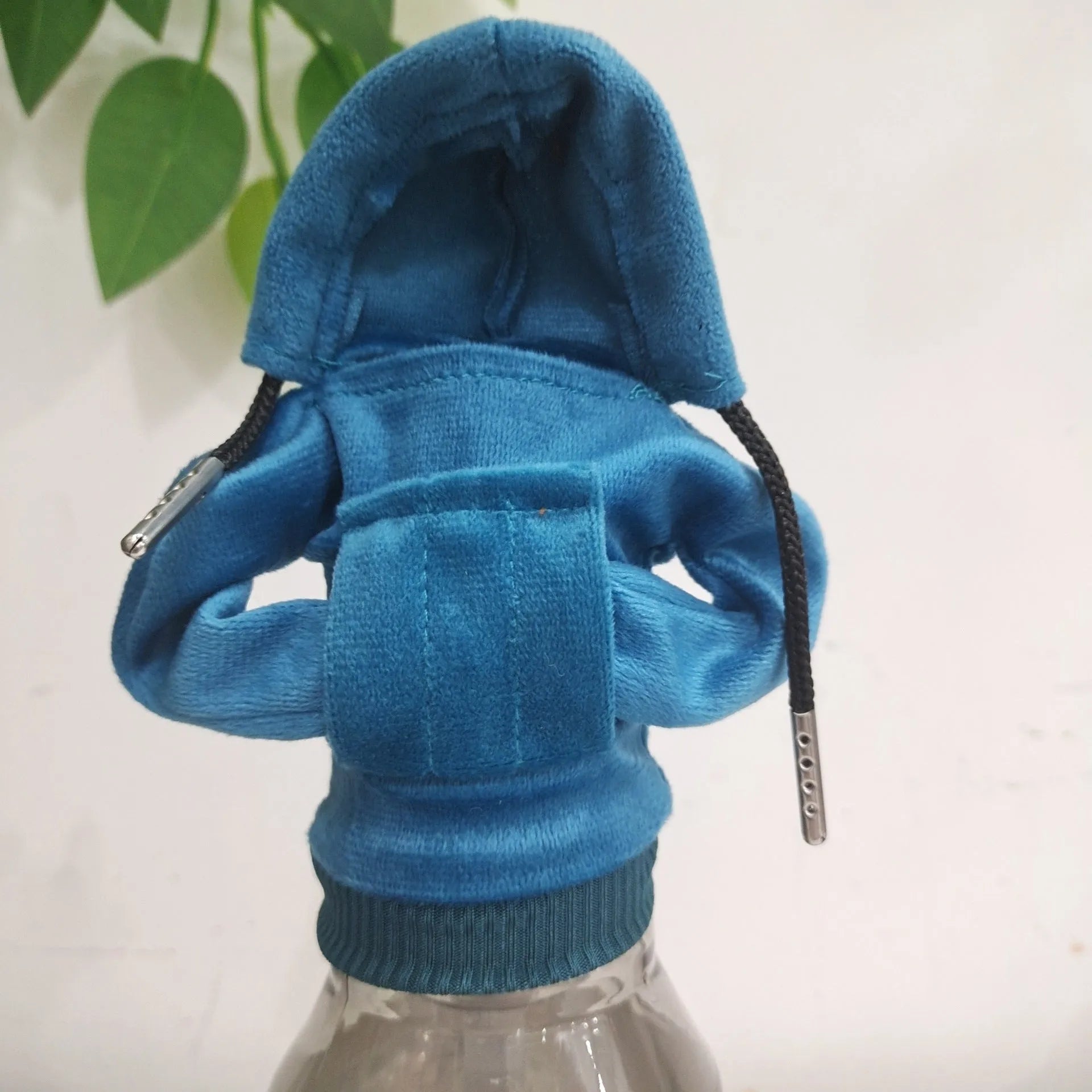 Pure cotton gear lever sweater decoration in multiple colours on a car gear knob.