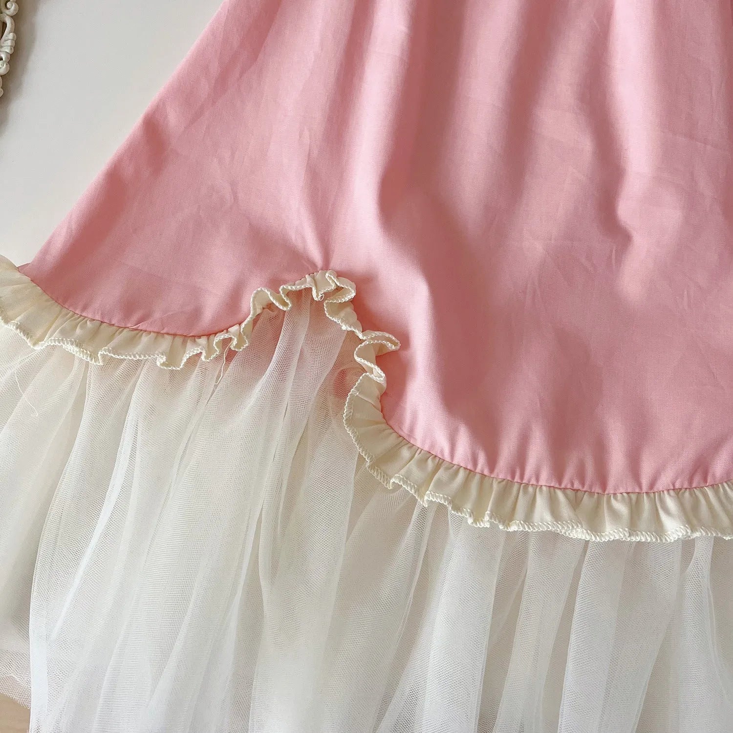 Girls sleeveless mesh princess dress in Korean style, apricot colour, summer wear, suspender design