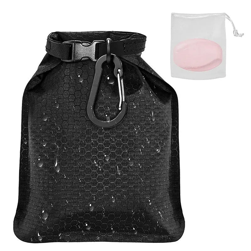 Waterproof mesh soap bag with quick-drying bubble net design measuring 17x13 cm