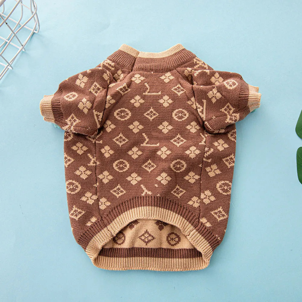 Wool dog sweater in European style for autumn and winter wear