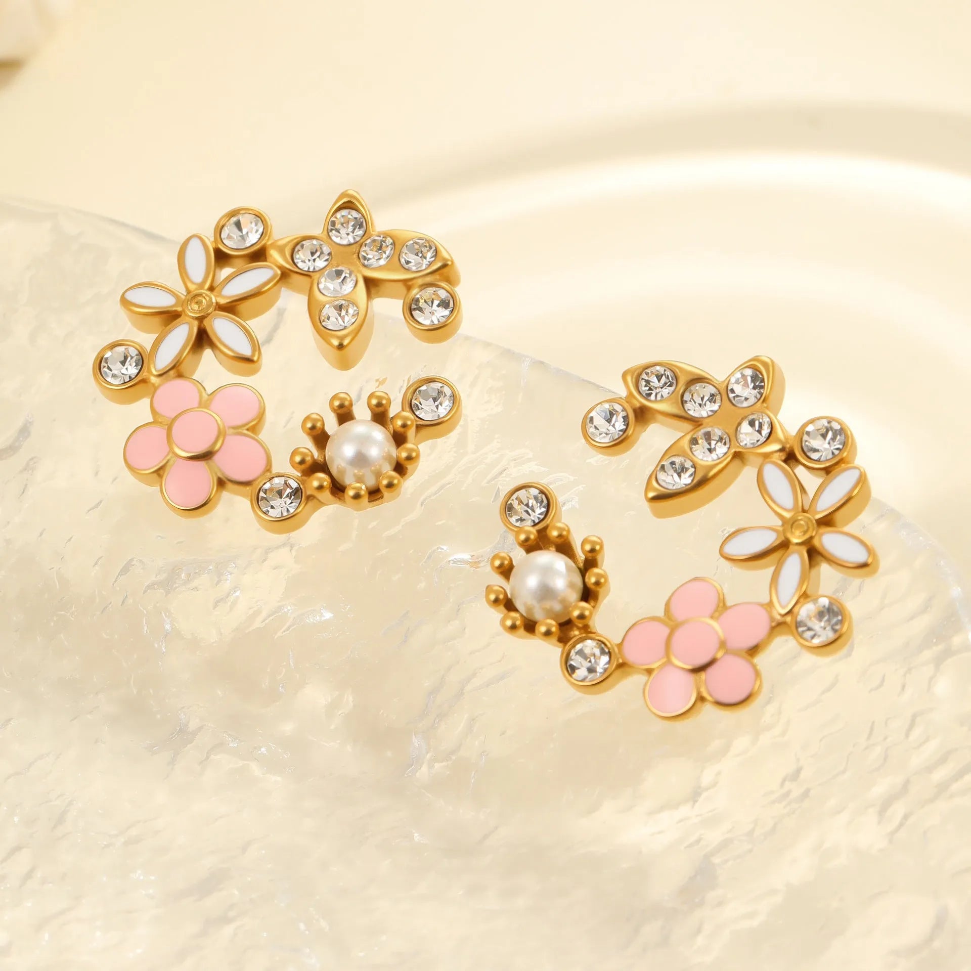 Women's stainless steel flower stud earrings with 18K gold electroplating and colourful oil treatment