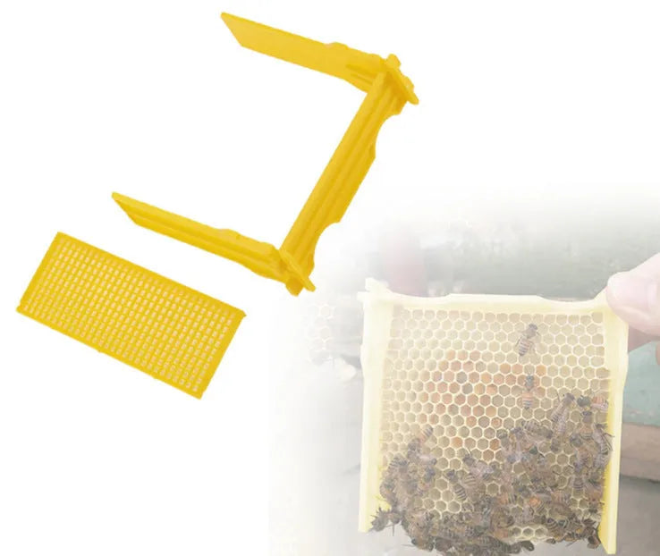 Three white EPS foam mini delivery boxes for bee breeding and hive management