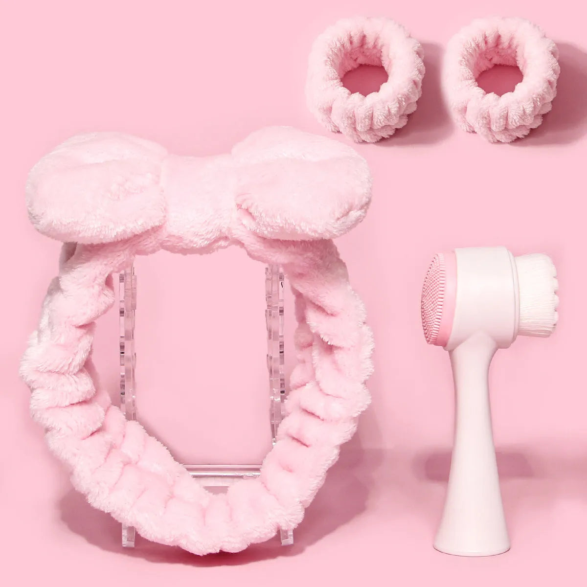Facial brush set with coral fleece hair band and plastic handle in multiple colour options