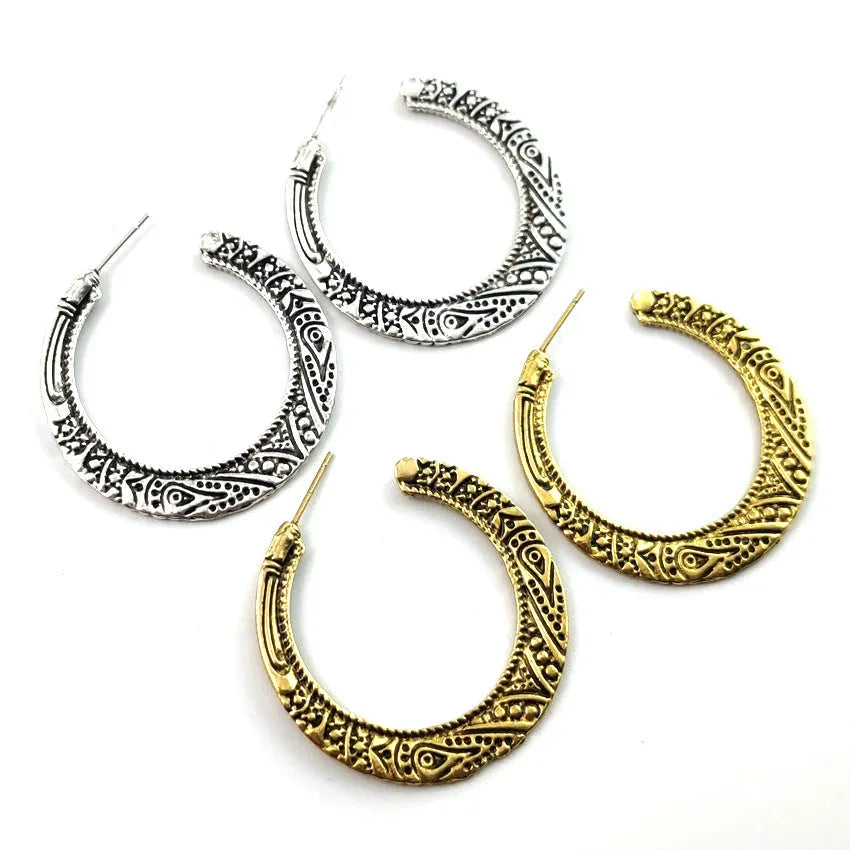 C-shaped vintage engraving earrings in bronze and silver alloy colours