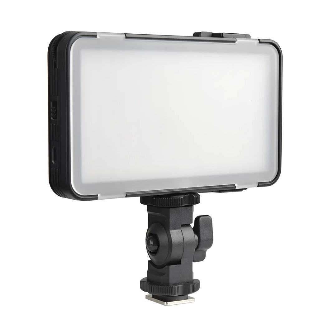 Shenniu M150 ultra-thin LED video light for mobile phones with 150 LED beads and 5600K colour temperature