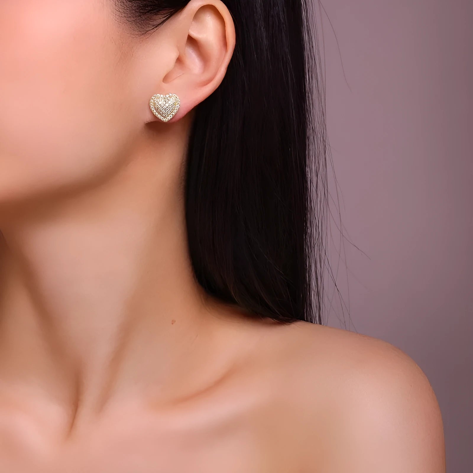 Golden heart-shaped moissanite stud earrings in S925 silver with simple fashion design