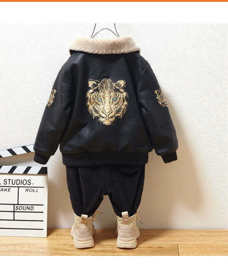 Fashion children's long-sleeved plus velvet PU leather jacket for boys, black, lapel collar, zipper closure