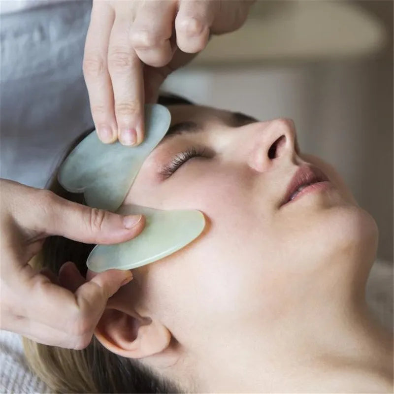 Natural Jade Face Scraping Gua Sha Tool Beauty Massage Stone 6.3cm x 4.5cm Facial Skin Care Muscle Relaxation Green Pink Multi-Colour Options