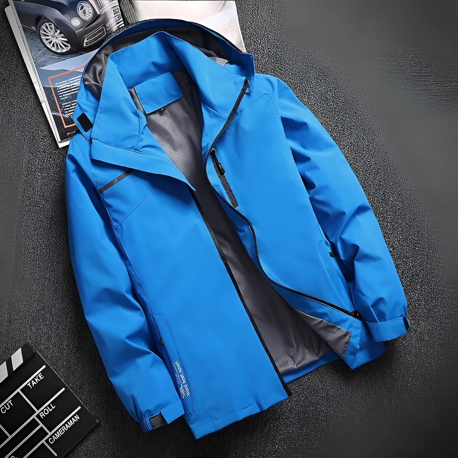 Lightweight waterproof hooded jacket in polyester loose fit, available in multiple colours for spring autumn outdoor wear