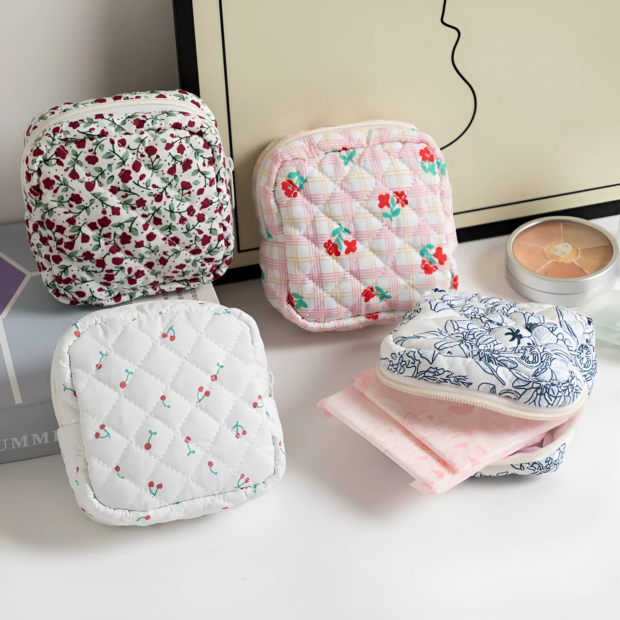 Cute Change women's polyester key storage bag in a floral pattern with sewing thread detail.