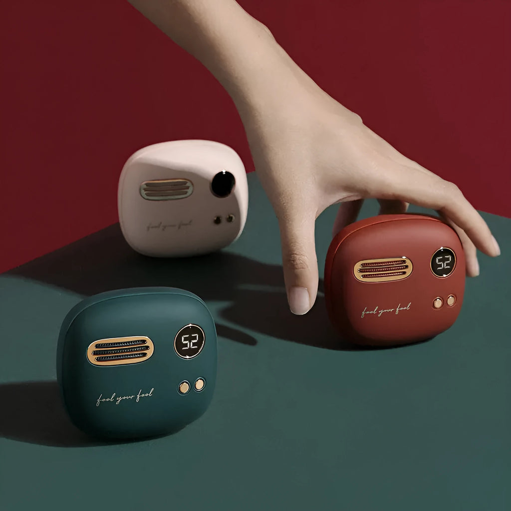 2-in-1 retro hand warmer power bank 5000mAh with digital temperature display in Chie Purple colour
