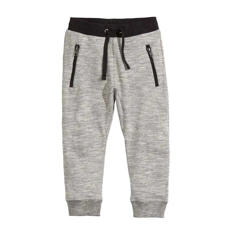 Boys' two-piece cotton casual suit with long sleeve letter print t-shirt and pants.