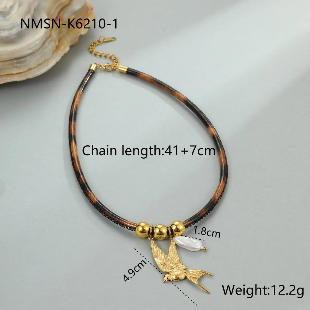 Women's stainless steel necklace with geometric leopard pendant on adjustable chain