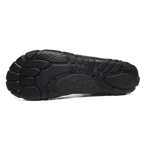 Elastic band outdoor water shoes in black with mesh upper and rubber sole