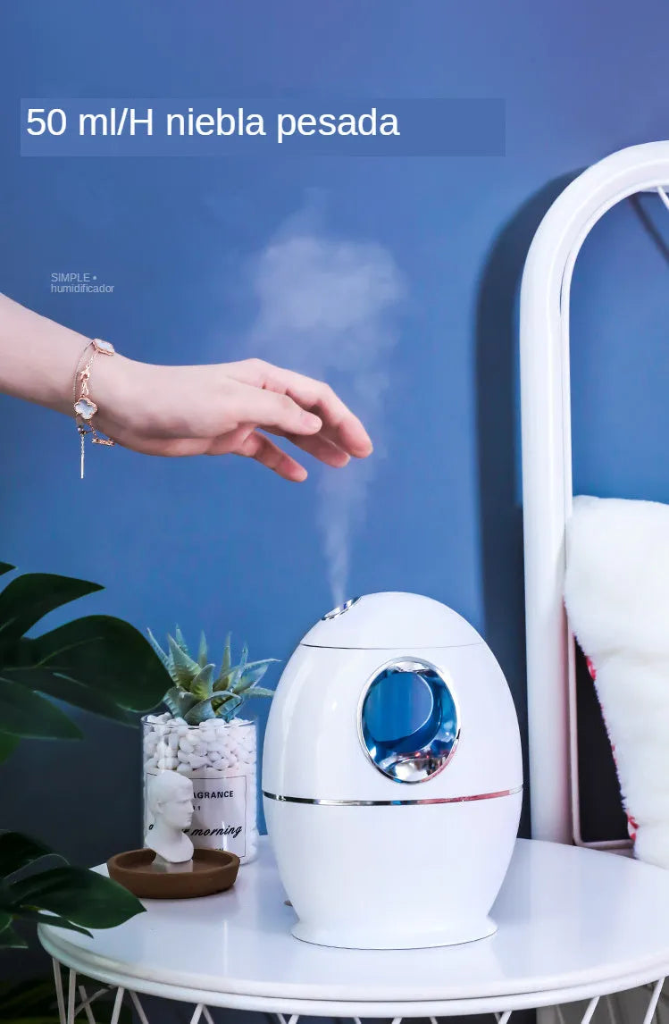 White round aromatherapy mist humidifier with USB cable and 800ml water tank capacity