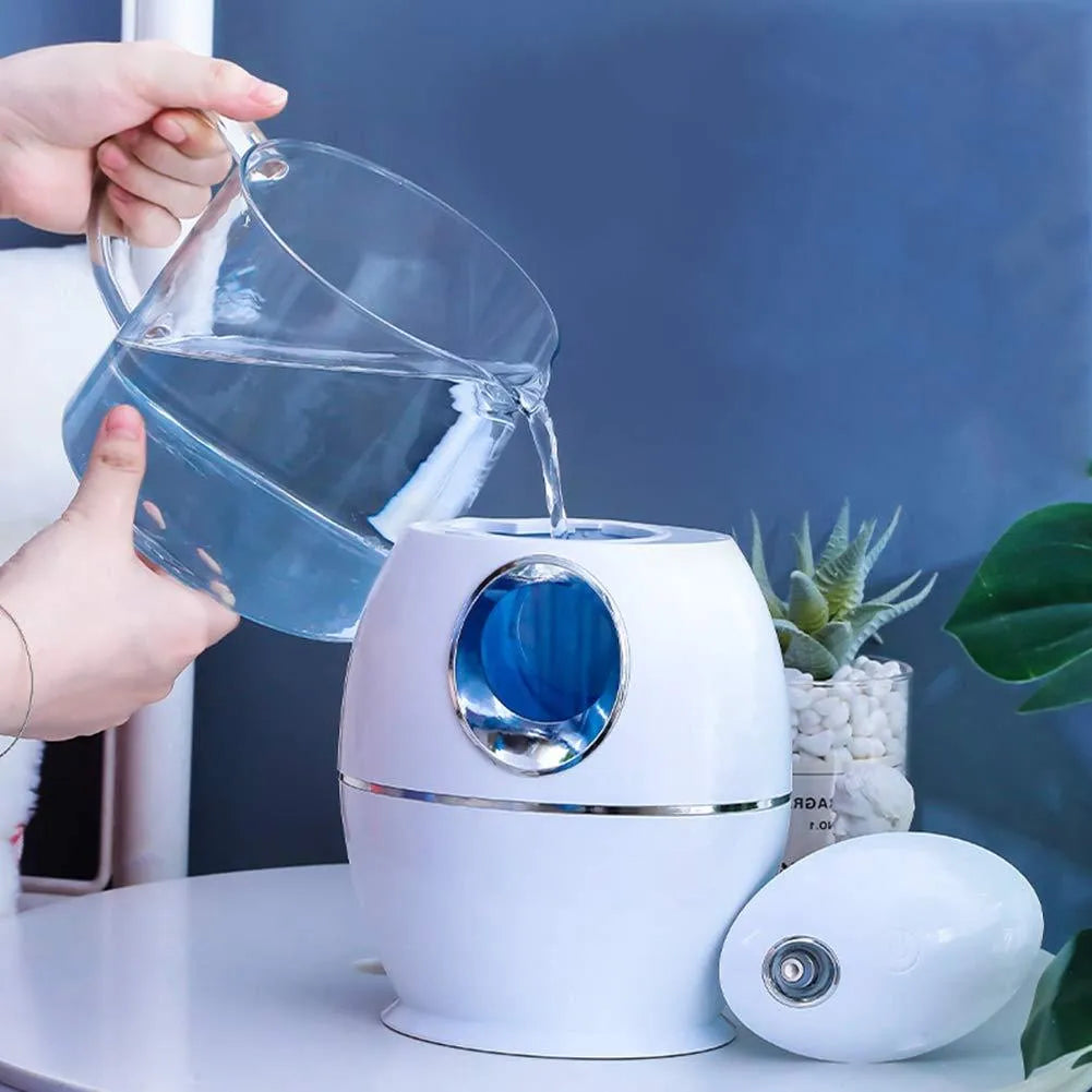 White round aromatherapy mist humidifier with USB cable and 800ml water tank capacity