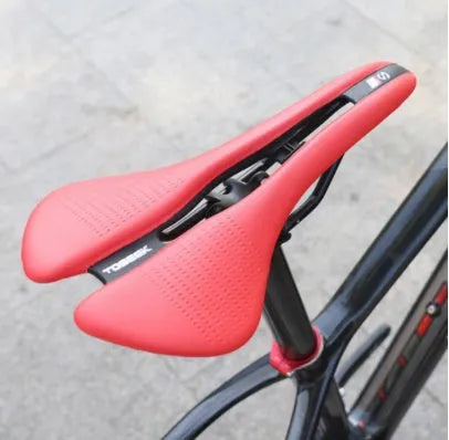 Black plastic bicycle saddle 143mm wide with chrome molybdenum steel rails for road mountain folding bikes