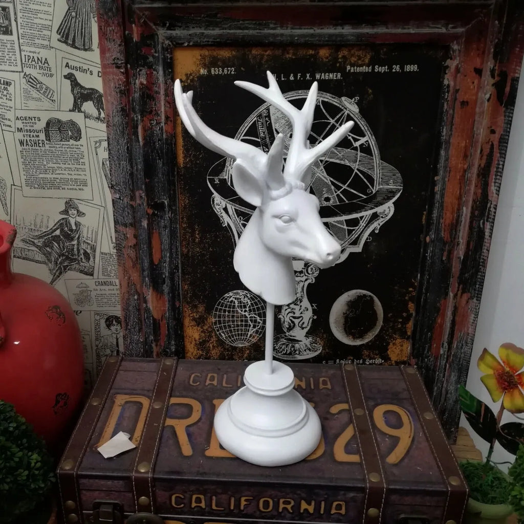 Natural resin animal sculpture decoration in black, white or wood colour, 13x15x32cm dimensions