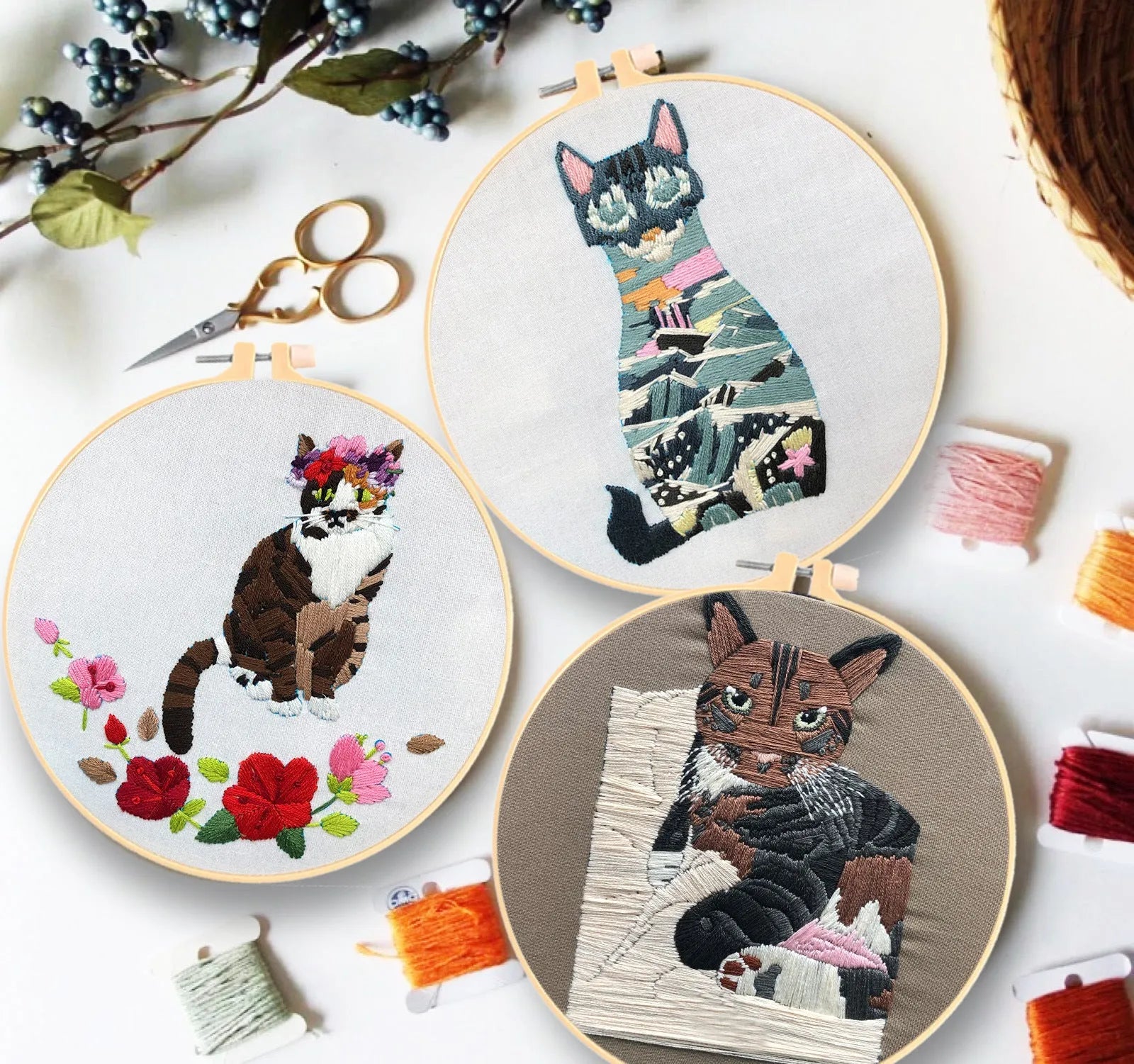 DIY three-dimensional European cross stitch embroidery kit featuring cat designs on cotton fabric with embroidery hoop