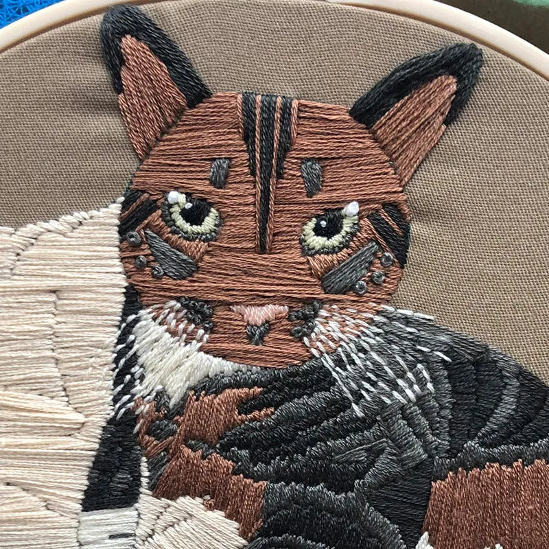 DIY three-dimensional European cross stitch embroidery kit featuring cat designs on cotton fabric with embroidery hoop