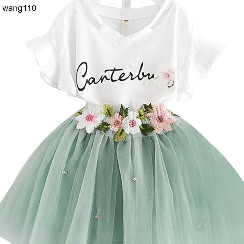 Summer girls two-piece T-shirt and hole pants clothing set in green for middle school children