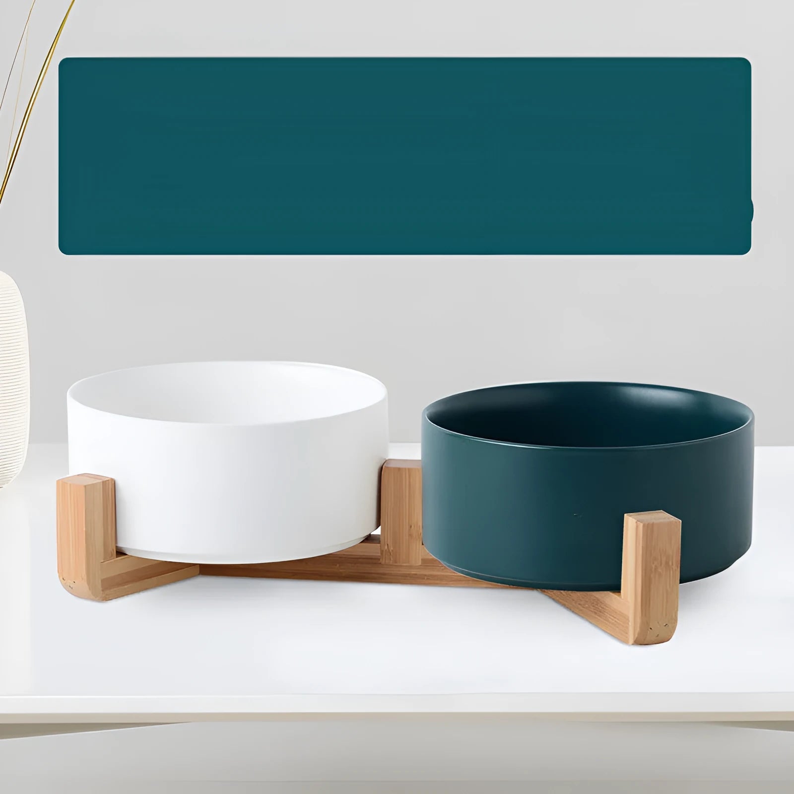 Ceramic pet food bowl with bamboo base for cats and dogs, random colour, 13cm diameter