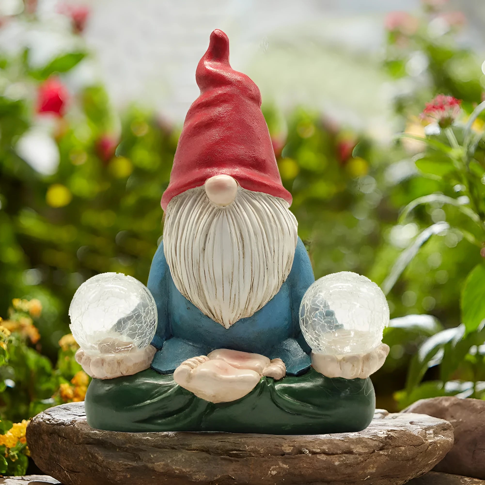Solar-powered resin dwarf doll garden ornament with faceless old man design measuring 27x20cm