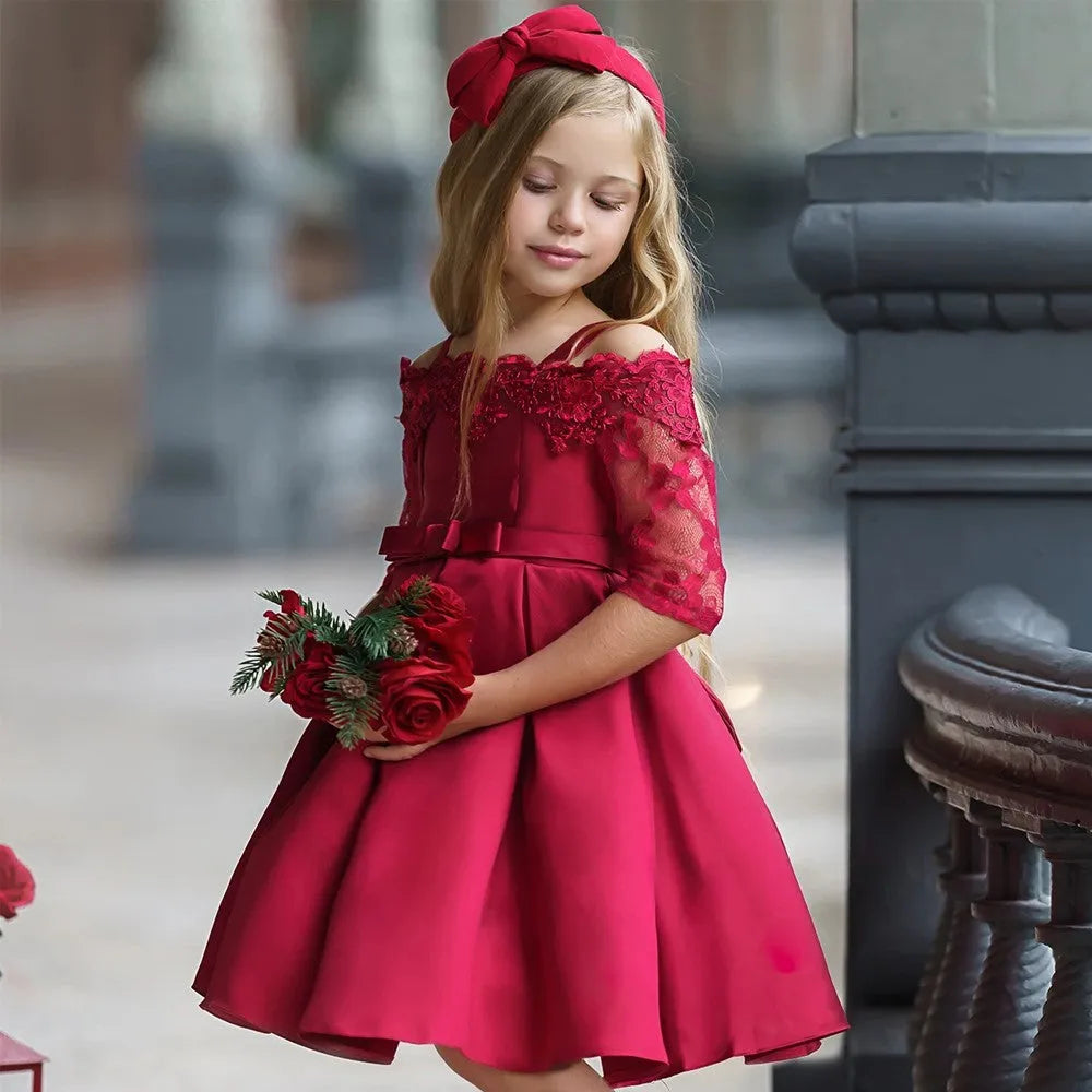 Girls' lace-trimmed dress in simple style with polyester construction available in multiple colours