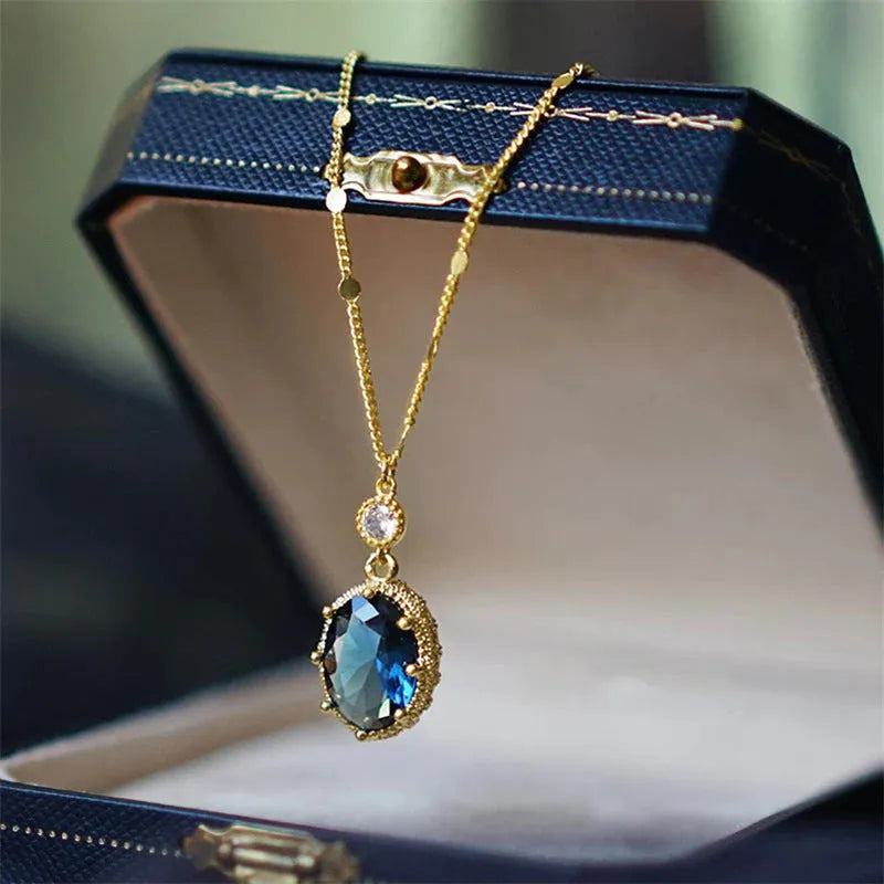 Geometric gold electroplated copper necklace with retro French styling