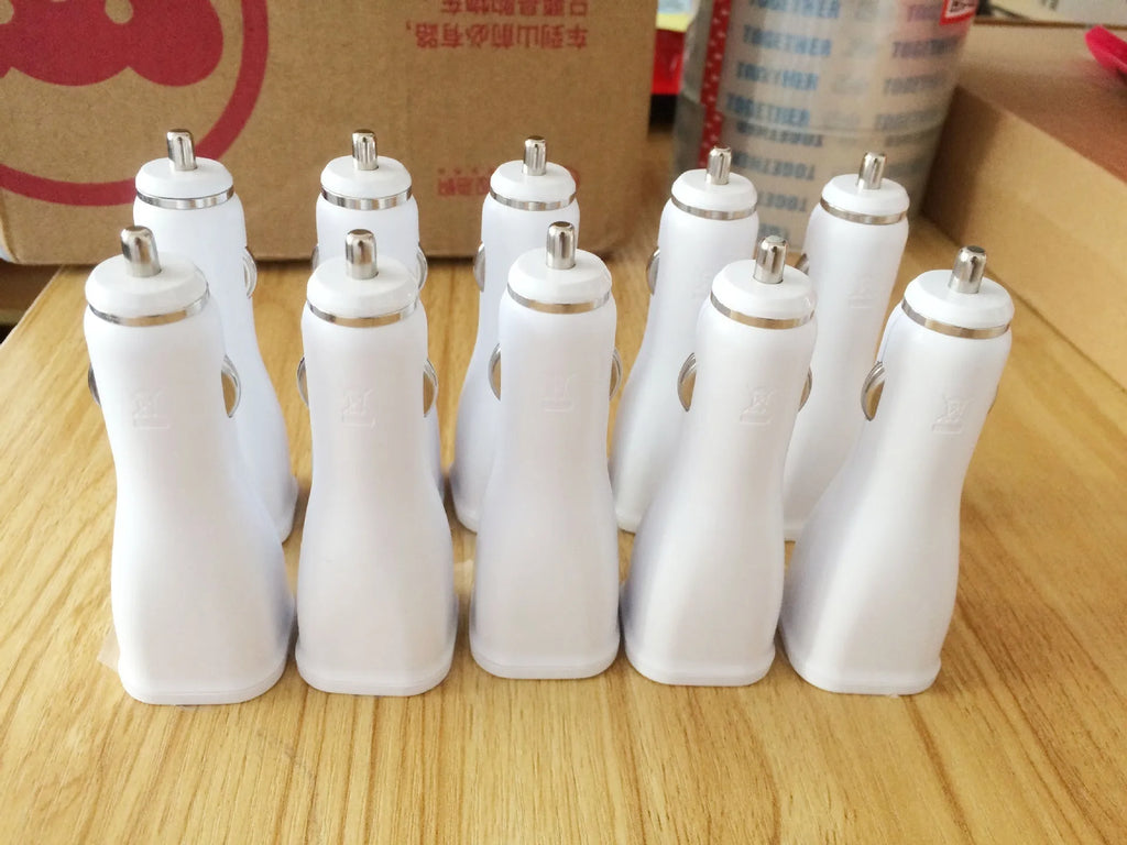 QC30 single port USB car fast charger with white finish and QC2.0 technology