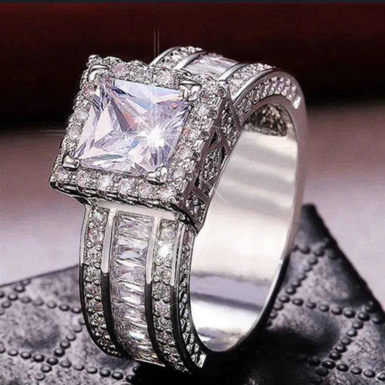 Geometric silver tone women's fashion ring with electroplated gold or white finish