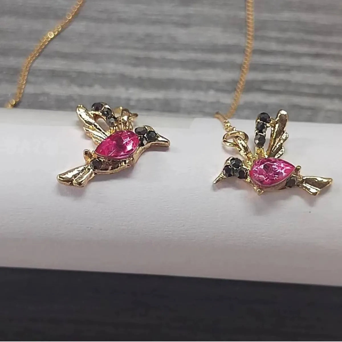 Long drop bird design alloy earrings with mixed zirconium wings in red, blue, or red lvzuan.
