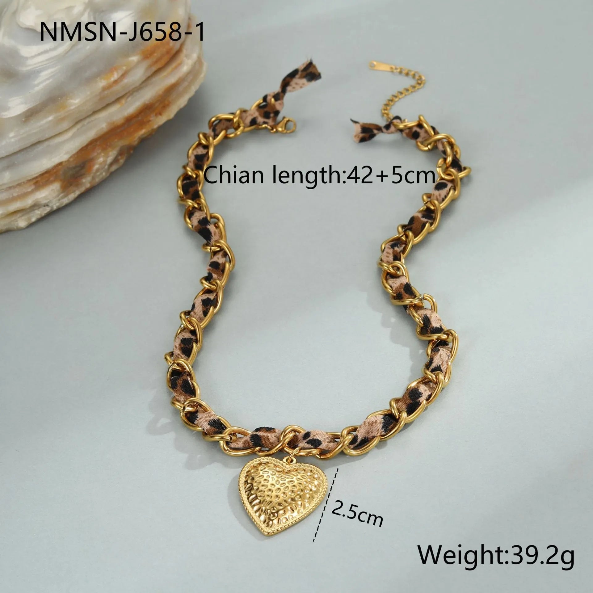 Leopard love geometric pendant on a stainless steel chain, 18K electroplated, with adjustable 41-50cm length.