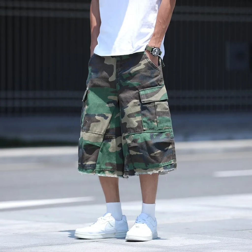 Men's American retro camouflage shorts in cotton with loose cropped fit