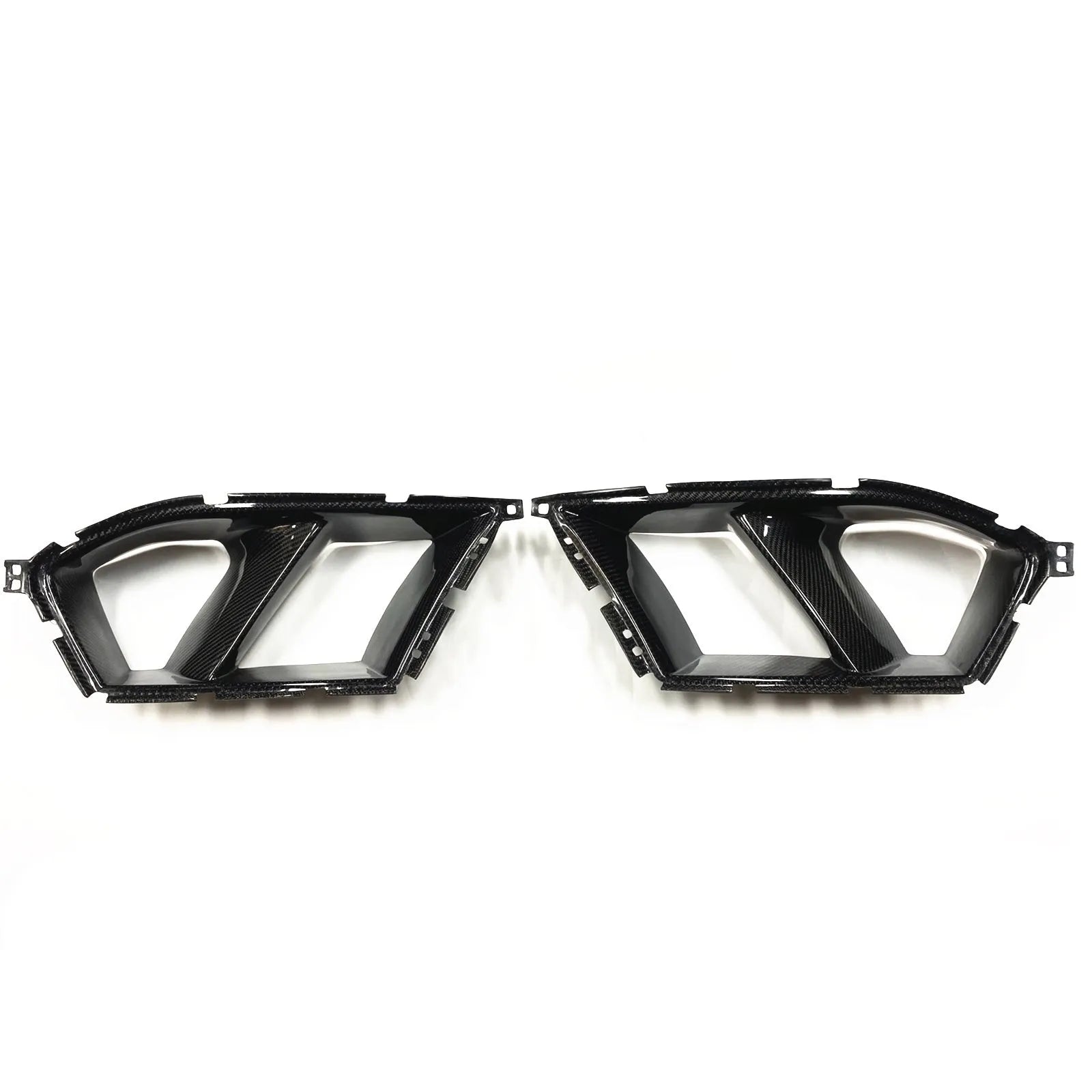 Dry carbon fibre front bumper grille for BMW M3 M4 G80 G82 models in black with 3K weave.