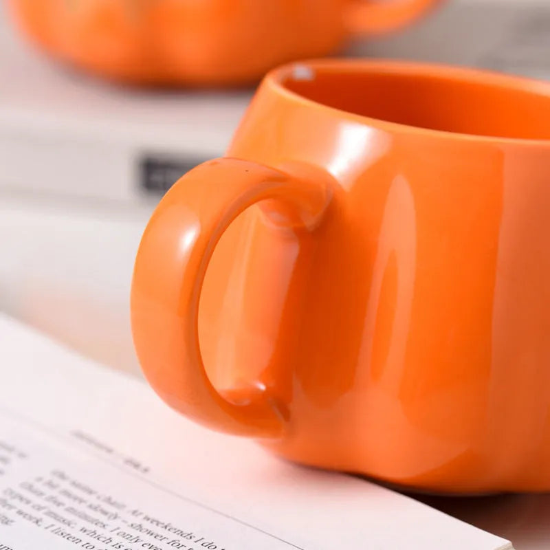 Creative Halloween Christmas office ceramic mug, bone china, 400ml, cartoon design, black expression or golden expression