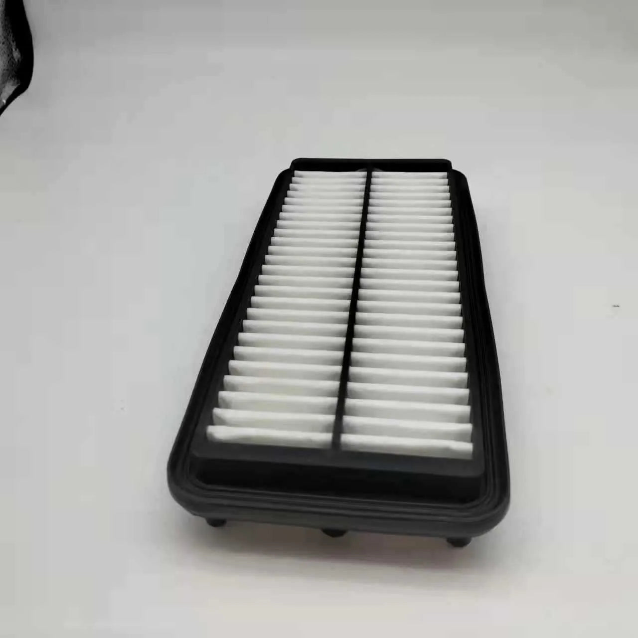 Black car air filter with 256mm x 113mm x 40mm dimensions for modern vehicle replacement