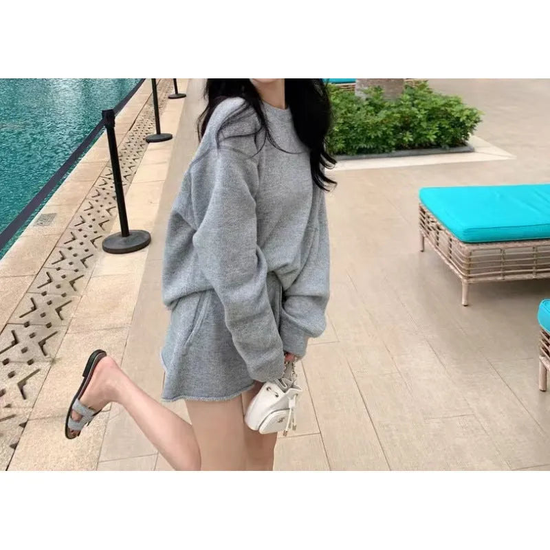 Women's loose-fitting acrylic knit sweater and wide leg shorts two-piece set in oatmeal colour