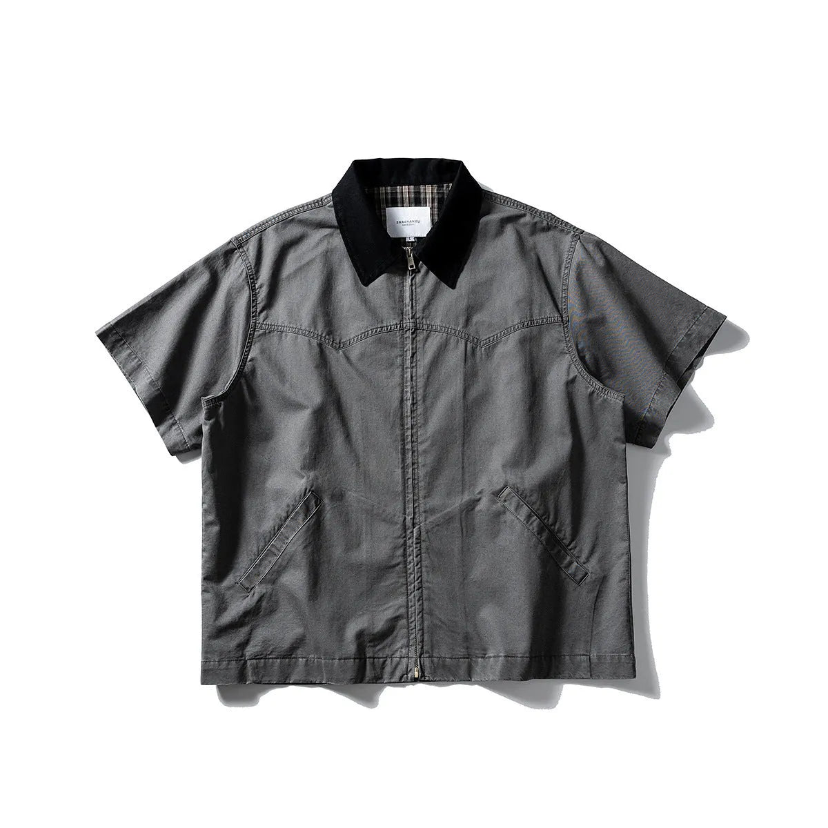 Grey short sleeve overalls shirt with loose fit and cotton fabric