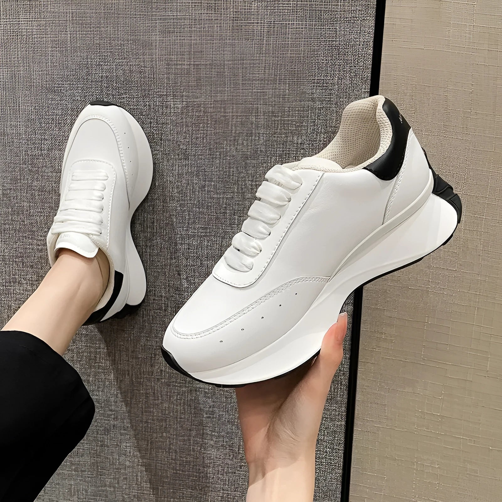 Women's leather sports casual shoes white tail colour, high top raised bottom, two-layer cowhide upper, round toe lace-up