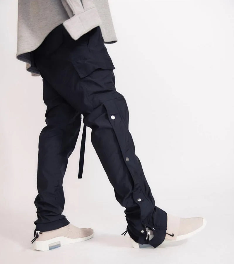 Men's green cotton cargo pants with Velcro and button fastening, straight leg, elastic waist