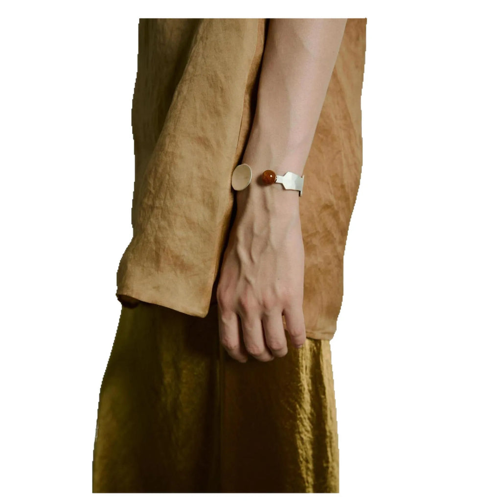 Alloy ring and bracelet set with electroplated finish and diamond shape detail