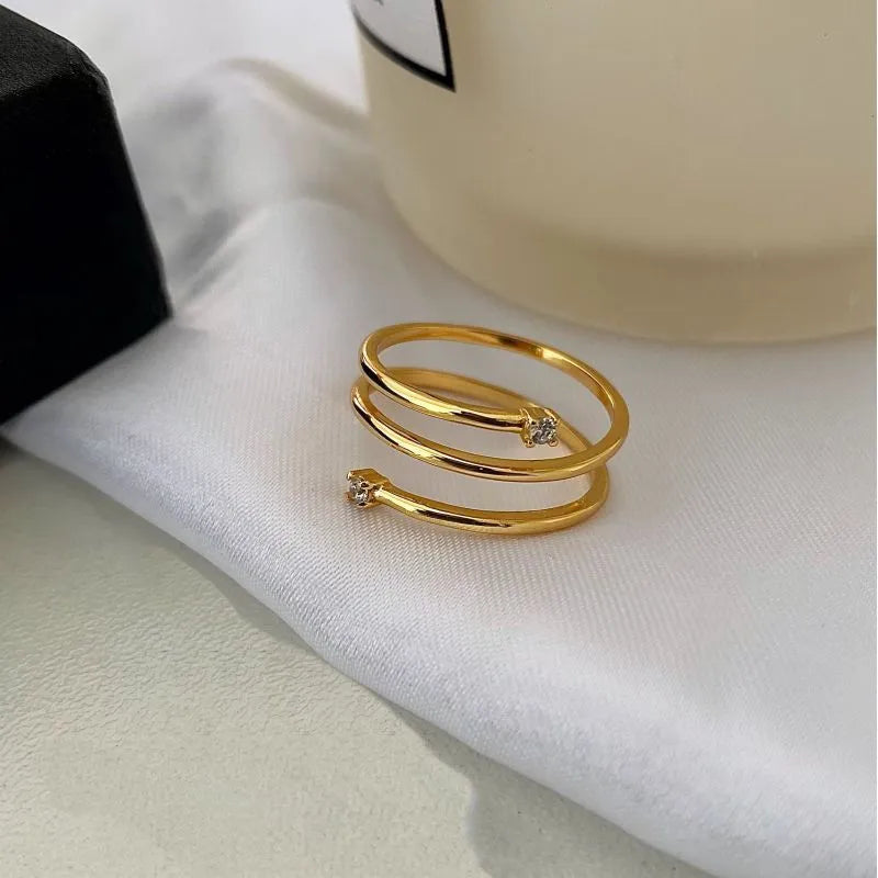 Women's 925 sterling silver geometric ring in plain silver finish