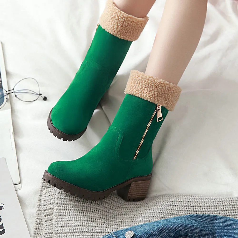 Snow boots with plush lining and rubber soles in black, grey, green, or orange colours